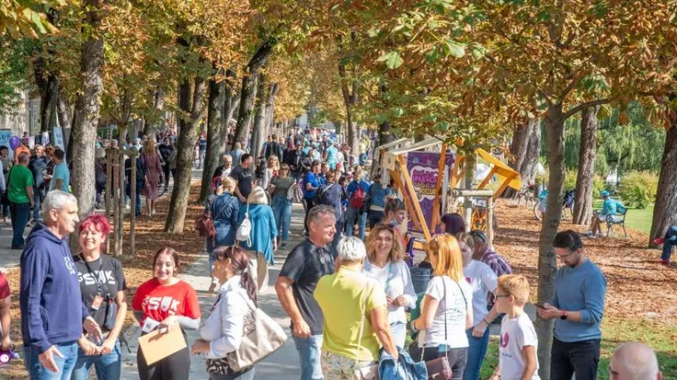 Vi&scaron;e od 50 karlovačkih udruga predstavilo svoj rad - najboljim volonterima dodijeljene nagrade