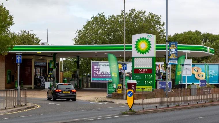 Kaos na benzinskim postajama u Velikoj Britaniji: Zbog alarmantnog nedostatka goriva mogla bi biti dignuta i vojska!