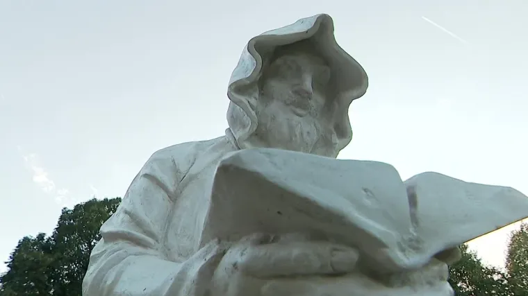 Sliči li ili ne? Direkt s Čehokom obi&scaron;ao kip redovnika o kojem svi pričaju: 'Ovo je jedna totalna bedastoća. Ako netko hoće vidjeti mene - neka'