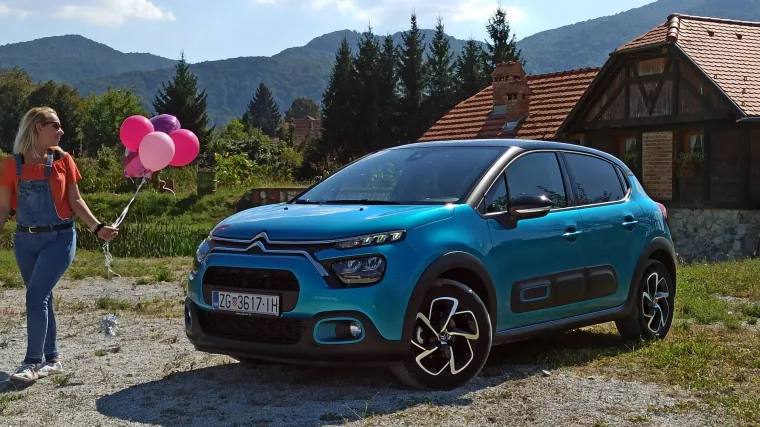 Citroën C3 nije nas iznevjerio niti u najvećoj gužvi: Funky izvana, retro iznutra, u vožnji kao dobro poznata ikona