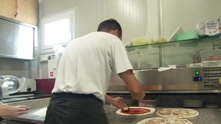 Optimizam se vratio u razru&scaron;eni grad. Petrinja dobila kontejnerski &scaron;oping centar: 'Petrinjci su veliki borci, idemo dalje!'