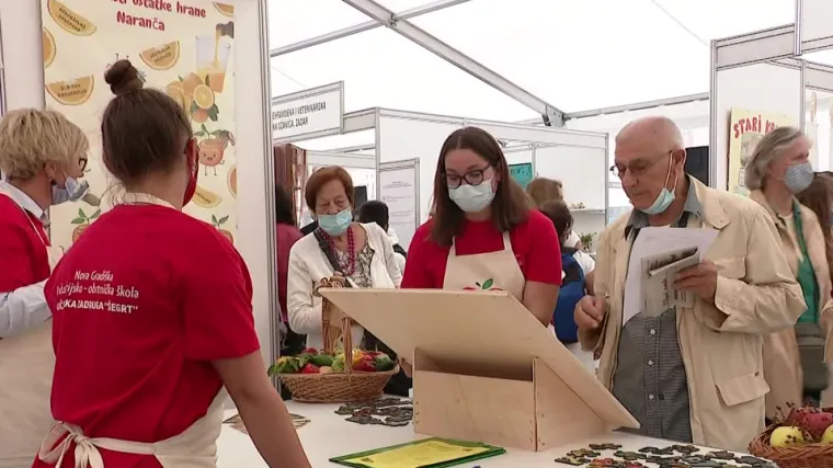 Hrvati na godinu bace čak 400 tisuća tona hrane! U Zagrebu organizirana izložba 'Hrana nije otpad, i ja mogu utjecati'