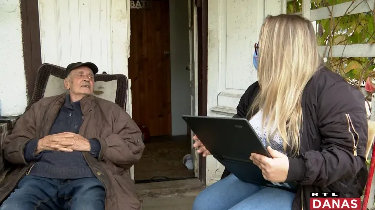 Proveli smo dan s popisivačima u Lici: 'Kod starijih se duže zadržimo. Sami su i željni dru&scaron;tva...'