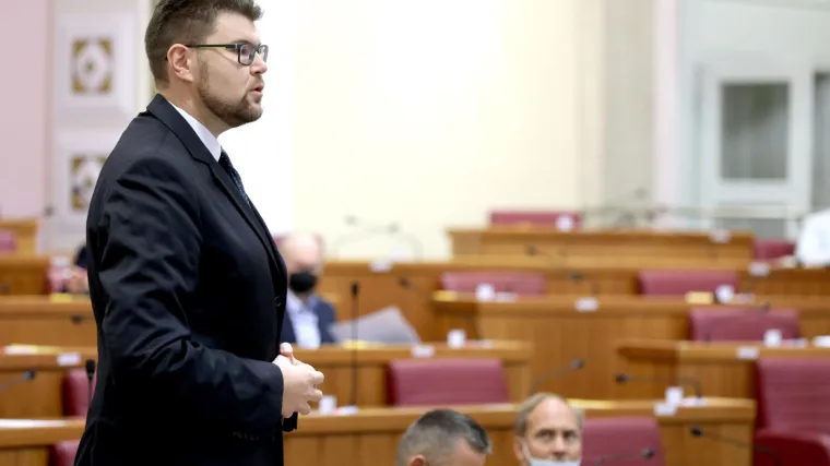 Zakonom o referendumu se prvi put uređuje institut referendumskog potpisa i jasni rokovi no oporba ima zamjerke