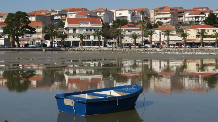 Turist napisao lo&scaron;u recenziju restoranu, tvrdi da ga je vlasnik napao motikom: 'Pljunuo mi je u lice i u tanjur s hranom!'