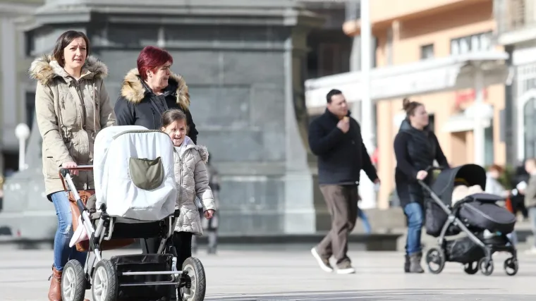 Obećanje o plaćenom porodiljnom koje slu&scaron;amo godinama uskoro bi moglo postati stvarnost: 'Sad ćemo razmisliti o drugom djetetu'