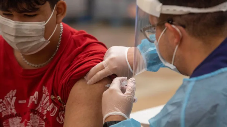 Svi učenici u Kaliforniji će se morati cijepiti protiv covida: Bez toga neće moći doći na nastavu
