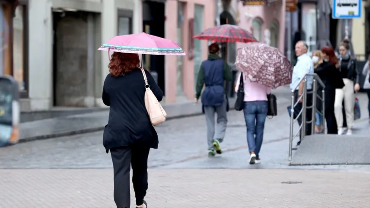 Uživajte u suncu jo&scaron; nekoliko dana: Vi&scaron;e oblaka i koja kap ki&scaron;e donosi promjenu vremena, evo kada