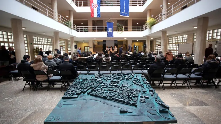 Za direktorska mjesta gradskih firmi u Splitu traži se samo - motivacijsko pismo