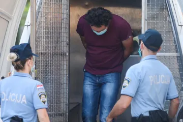 Roditelji preminulog dječaka (15) koje se sumnjiči za zanemrivanje dovedeni na sud: Određen im je istražni zatvor od mjesec dana