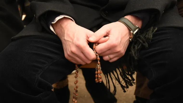 Crkvena istraga utvrdila između 2900 i 3200 pedofila u svojim redovima u Francuskoj od 1950.: 'To je najniža procjena'