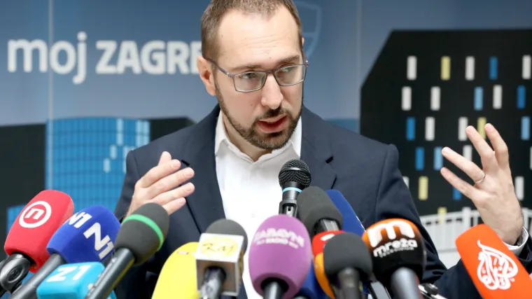 VIDEO Toma&scaron;ević objasnio za&scaron;to je smijenio &scaron;efove Holdinga koje je sam postavio: 'Do&scaron;lo je do sve teže suradnje, posebno oko koncepcija vođenja...'