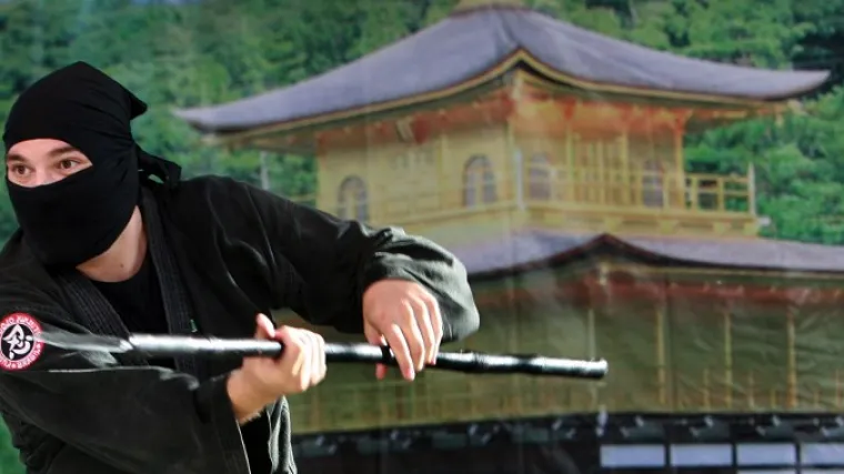 Odjeven kao nindža napao specijalce u vojarni: 'Znaš ti tko sam ja'