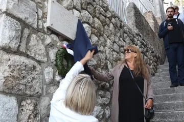 'Pred plačem sam': Otkrivena spomen ploča Milanu Mili&scaron;iću, prvoj civilnoj žrtvi rata u Dubrovniku