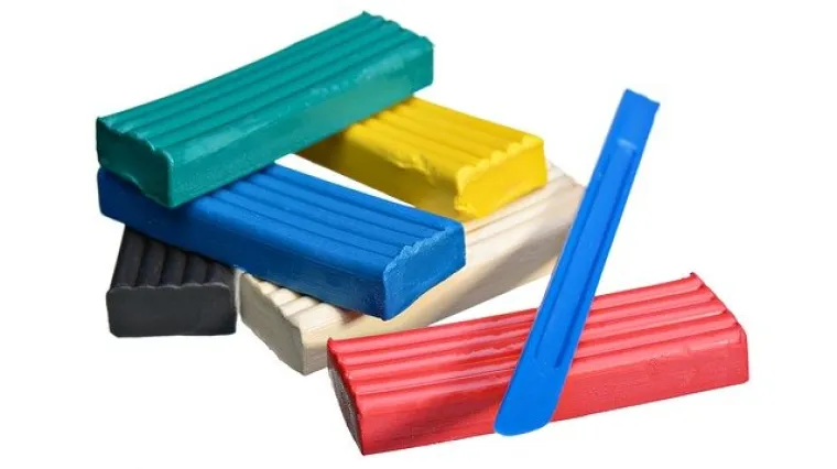 Zagrijavanje i gnječenje gline - postupak kako pravilno omek&scaron;ati glinamol