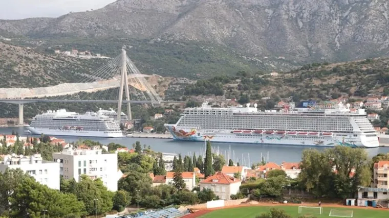 Dobra slika dubrovačke posezone: U jednom danu uplovila tri kruzera u gru&scaron;ku luku