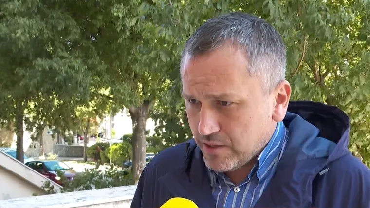 Plju&scaron;te reakcije na predsjednika skup&scaron;tine koji je udario djevojčicu i oti&scaron;ao: 'Očito je da je pogrije&scaron;io'