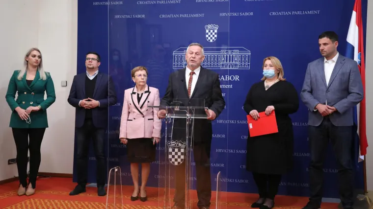 Potop SDP-a: Dojučera&scaron;nji drugovi, jedni druge u kritici ne &scaron;tede, a riječi ionako odavno ne biraju