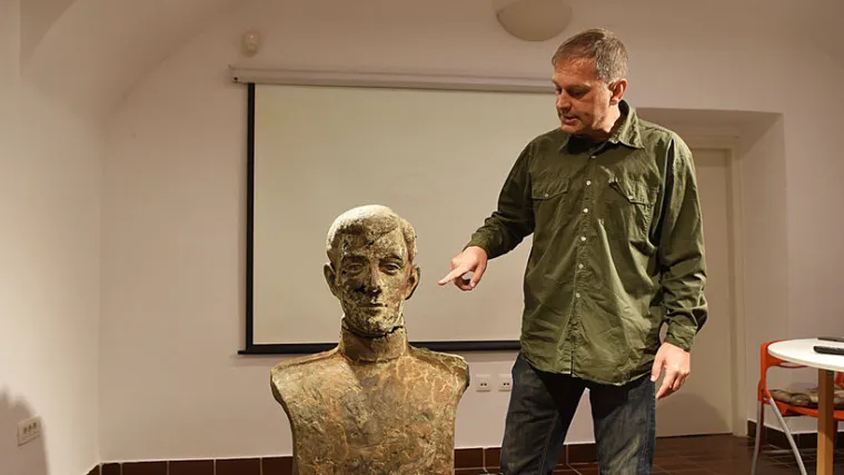 Otkriće na dnu Korane tek treba dati odgovore! Brončana bista pronađena nedaleko drvenog mosta, ne zna se autor ni kada je nastala
