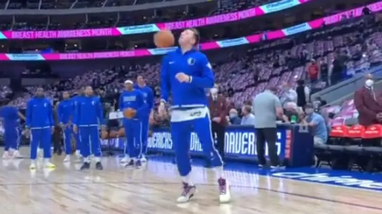 Pogledajte novi nevjerojatan ko&scaron; Luke Dončića. Vjerovali ili ne, zabio je ramenom