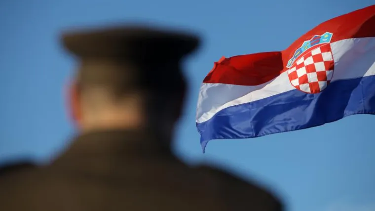 Iziritiran Užičkim kolom: Osuđen hrvatski vojnik koji je na svom Facebook profilu uvrijedio policajce