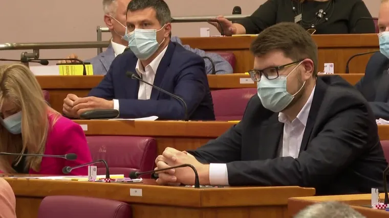 Nakon raskola SDP-a, socijaldemokratima i biv&scaron;im kolegama predstoje pregovori oko podjele po odborima. U igri su ova tri imena