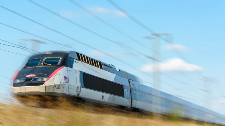 Vlak nasmrt pregazio troje migranata u južnoj Francuskoj, nije jasno kako su se na&scaron;li na tračnicama