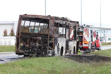Kod Varaždina u potpunosti izgorio autobus: Radnici su u panici bježali iz gorućeg vozila