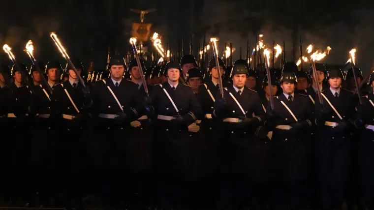 Vojne parade o kojima priča cijeli svijet: Malj, cigle, baklje - na &scaron;to vas podsjećaju?