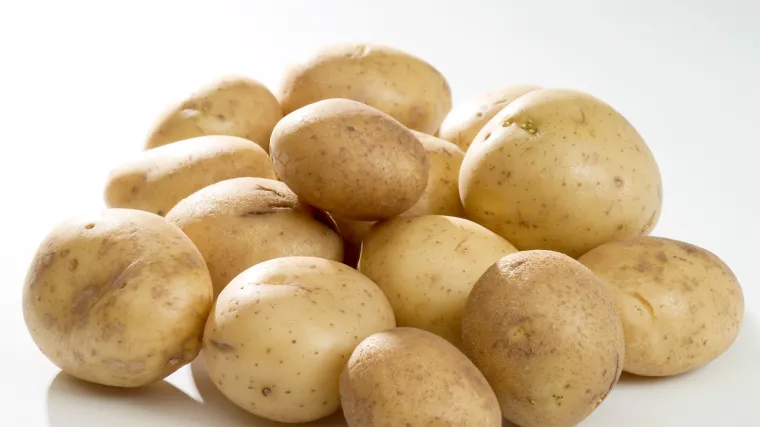 Omlet s morskim kozicama i krumpirom