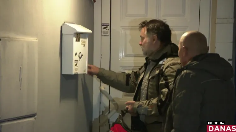 Tražili su Bero&scaron;a doma: '... ni&scaron;ta, zvat ćemo ministra.' Nisu se sjetili da je možda u Saboru, pogledati vijesti...