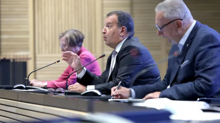 U posljednja 24 sata zabilježeno je 1.758 novih slučajeva, preminulo 15 ljudi, devet osoba vi&scaron;e na respiratoru