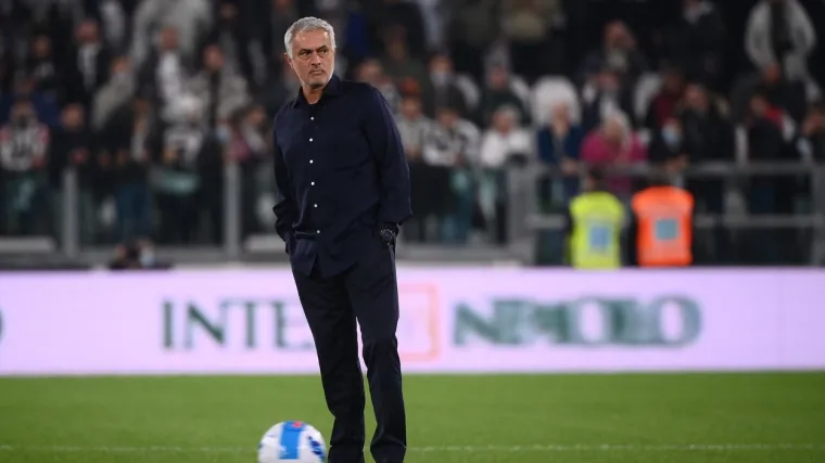 Juve sru&scaron;io Romu, Mourinho u jednom trenutku izgubio živce i počeo divljati, pogledajte kako obru&scaron;io na suca
