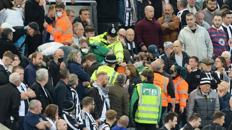 Pozadina trenutka kad je cijeli stadion zanijemio: 'Pogledao sam na tribine i fanovi su govorili 'stanite, stanite'...'