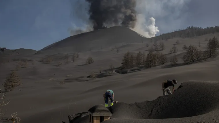 Ne nazire se kraj vulkanskoj erupciji na La Palmi: Danas se seizmička aktivnost osjetila 42 puta