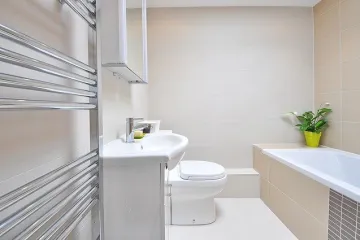 Kako skinuti gljivice sa silikona za savršen izgled kupaone