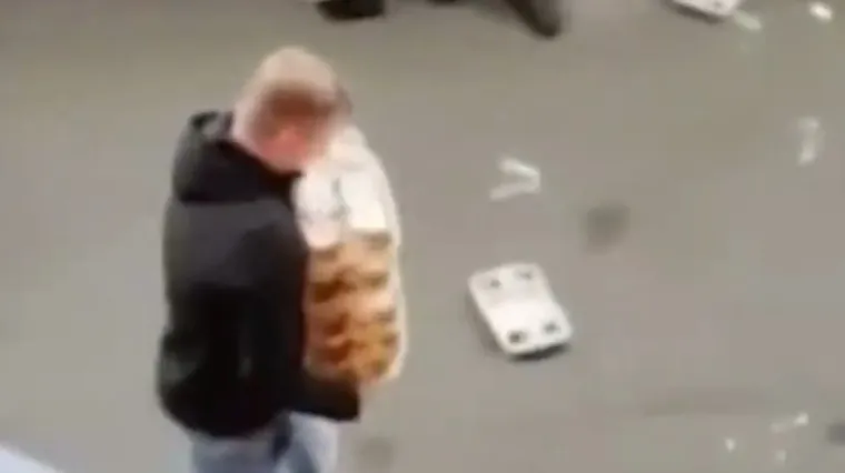 Nosio 48 pivi bez da ih je prosuo: Postao viralni hit; 'Nije mi se dalo stalno do &scaron;anka'