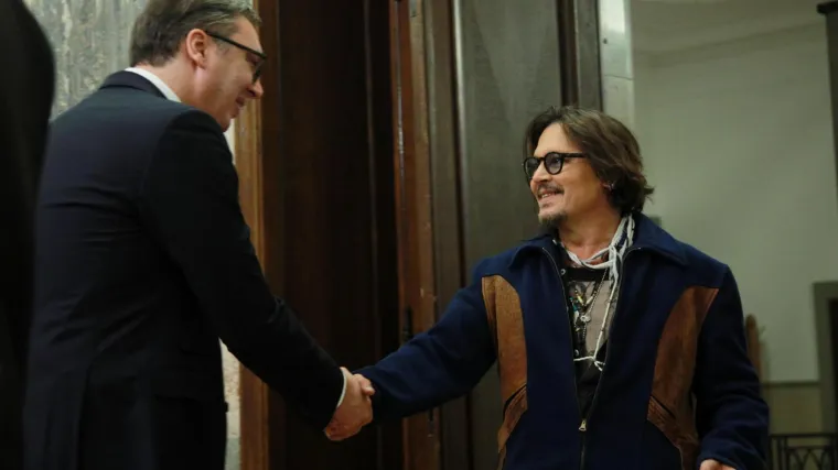 Vučić i Brnabić odu&scaron;evljeni posjetom Johnnyja Deppa i druženjem, a on kaže: 'Nitko me jo&scaron; nije ponudio &scaron;ljivovicom'