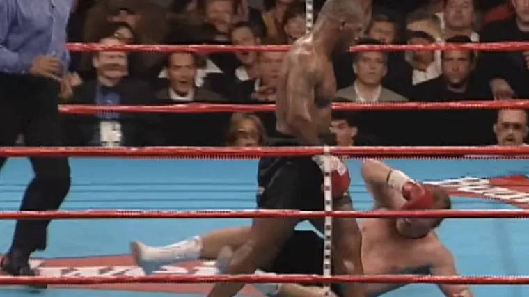 U&scaron;ao u ring s Tysonom, nakon dvije runde svega mu je bilo dosta, naprasno odustao od borbe i razbjesnio legendu