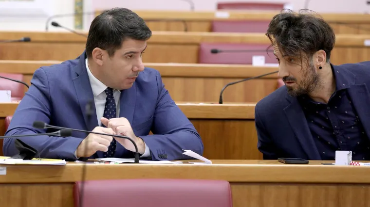 Oporba nemilosrdno proziva vladajuće: 'Umjesto da se pospe pepelom, HDZ relativizira korupciju'