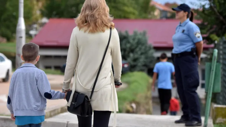 Ivana nije mogla djeci kupiti slatki&scaron;e: 'Kinder jaje nam je luksuz. A onda nas je na izlasku iz dućana dočekala policajka...'