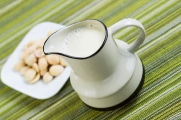 Mlijeko od badema: Kako napraviti mlijeko od badema
