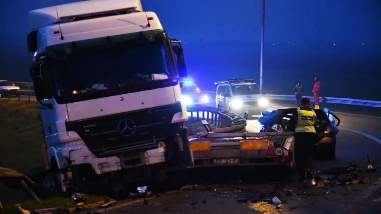 Te&scaron;ka nesreća kod Okučana: Poginula tročlana obitelj iz Srbije, mladi vozač kamiona pritvoren