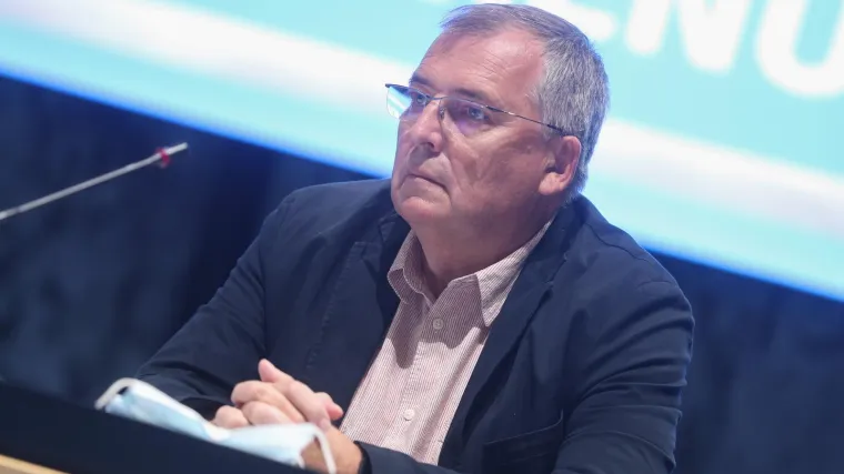 Objavljeni službeni podaci: Umrlo je čak 28 ljudi, a novih slučajeva imamo 2293. Svaki 4. testirani imao je koronu