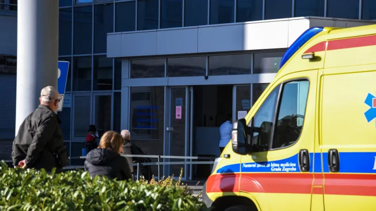 Noćna drama na Rebru: 'Bilo je stra&scaron;no, nitko nije mogao ni blizu. Bacili su medicinsku sestru na pod. Dečka su cipelarili'