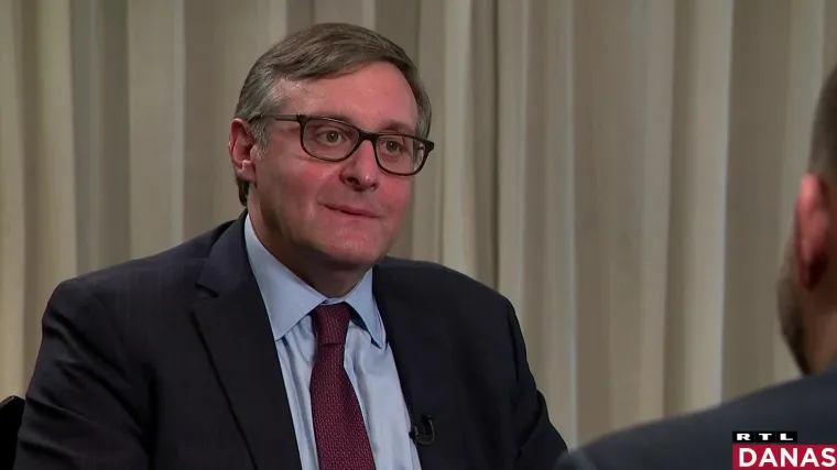 Izaslanik SAD-a skupa s kolegicom iz EU-a u Sarajevu. Za RTL govori o Dodiku, o rje&scaron;enju i za Bo&scaron;njake i za Hrvate