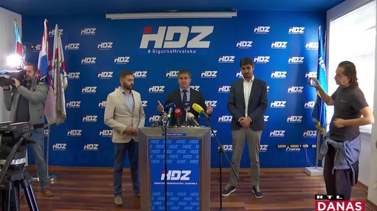 HDZ nije prihvatio nedavnu ponudu Puljka da se ide u nove izbore, a sad ih traži, SDP: 'S HDZ-ovcima niti u autobus!'