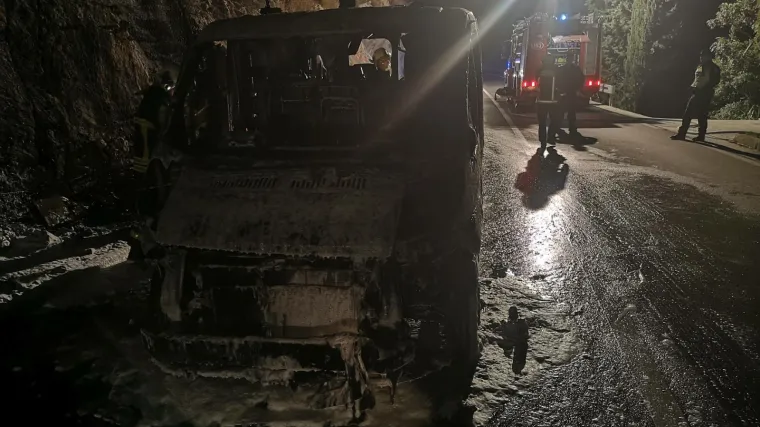 FOTO Kod Dubrovnika se zapalilo vozilo hitne pomoći, vatrogasci iza&scaron;li na teren