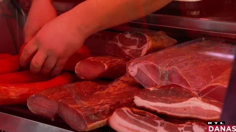 Ako se meso ne su&scaron;i pravilno, dobra plijesan koja daje okus, miris i izgled, postaje puna otrovnih tvari, upozorio HVI