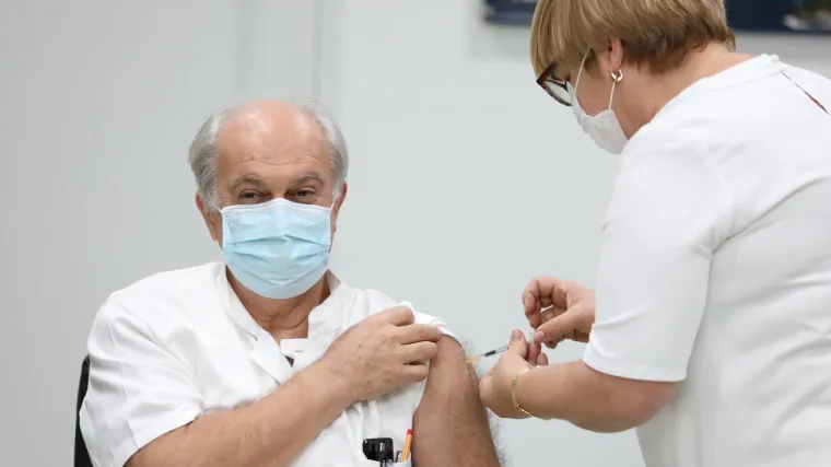 Dr. Ivić iz KBC-a Split: 'Ljudi su odlučili necijepiti se i da će radije umirati od covida ako obole.' Iznio i prognozu